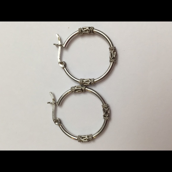 Beautiful 925 Sterling silver hoop earrings with thai design - Picture 1 of 7